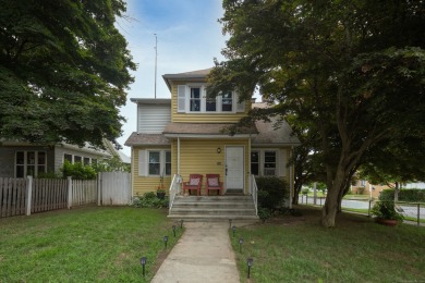 Beach Home For Sale in Bridgeport, Connecticut