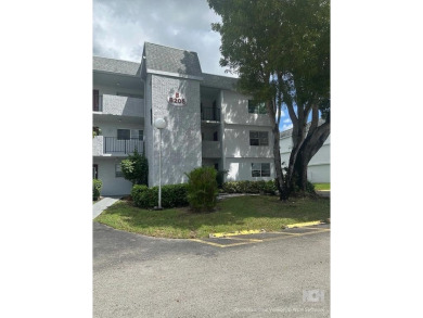 Beach Condo For Sale in Tamarac, Florida