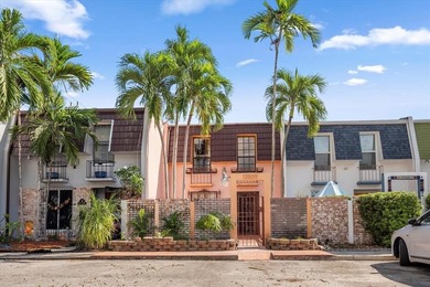 Beach Townhome/Townhouse For Sale in North Miami, Florida