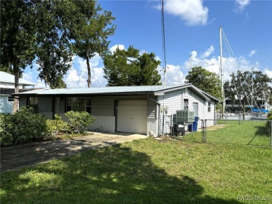 Beach Home For Sale in Crystal River, Florida