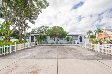 Beach Townhome/Townhouse For Sale in St. Petersburg, Florida