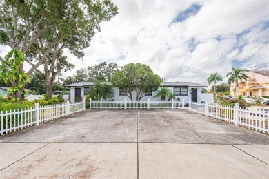 Beach Townhome/Townhouse For Sale in St. Petersburg, Florida