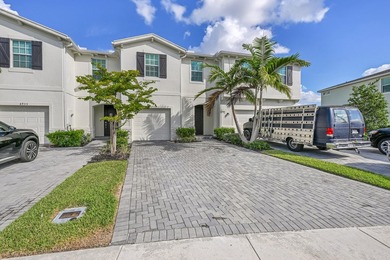 Beach Townhome/Townhouse For Sale in Lake Worth, Florida