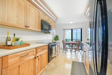 Beach Condo For Sale in Hollywood, Florida