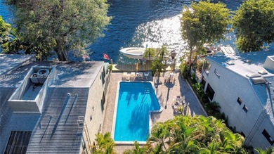 Beach Townhome/Townhouse For Sale in Miami, Florida