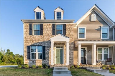 Beach Townhome/Townhouse For Sale in Portsmouth, Virginia