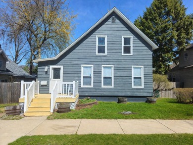Beach Home For Sale in Michigan City, Indiana