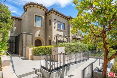 Beach Condo For Sale in Santa Monica, California