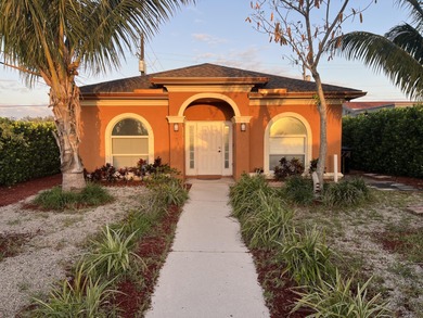 Beach Townhome/Townhouse For Sale in Lake Worth Beach, Florida