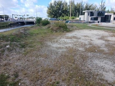 Beach Lot For Sale in Miami, Florida