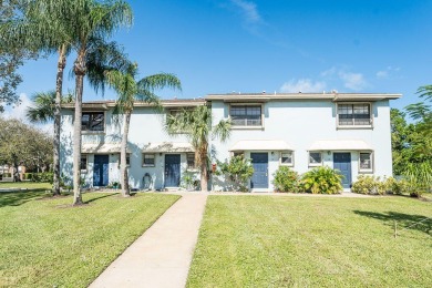 Beach Townhome/Townhouse For Sale in Tequesta, Florida