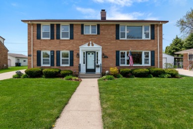 Beach Home For Sale in Racine, Wisconsin