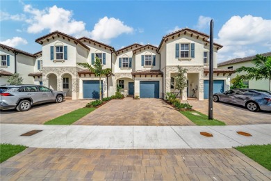 Beach Townhome/Townhouse For Sale in Miami, Florida