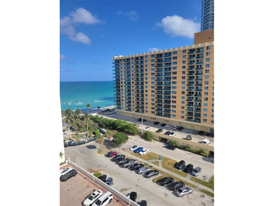 Beach Condo For Sale in Hollywood, Florida