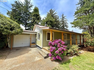 Beach Home For Sale in Coos Bay, Oregon