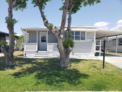Beach Home For Sale in Ruskin, Florida