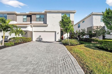 Beach Townhome/Townhouse For Sale in Lake Worth, Florida