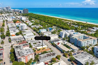 Beach Townhome/Townhouse For Sale in Miami Beach, Florida