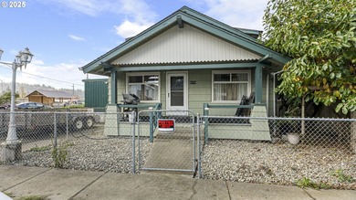 Beach Home For Sale in Coos Bay, Oregon