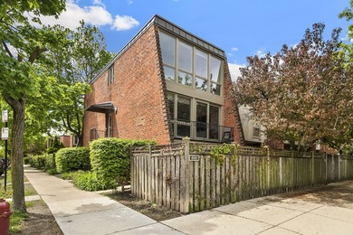 Beach Condo Active Under Contract in Chicago, Illinois