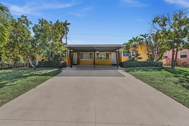 Beach Townhome/Townhouse For Sale in Boynton Beach, Florida