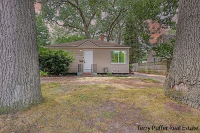 Beach Home For Sale in Muskegon, Michigan