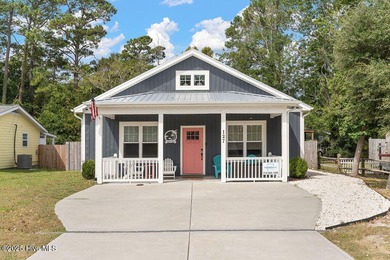 Beach Home For Sale in Oak Island, North Carolina