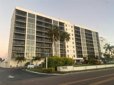 Beach Condo For Sale in St. Petersburg, Florida