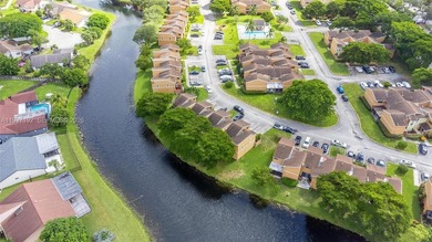 Beach Townhome/Townhouse Sale Pending in Tamarac, Florida