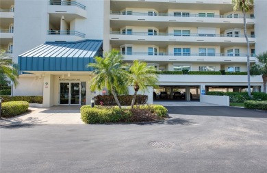 Beach Condo Sale Pending in South Pasadena, Florida