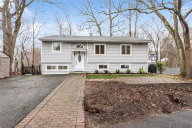 Beach Home For Sale in Centerport, New York