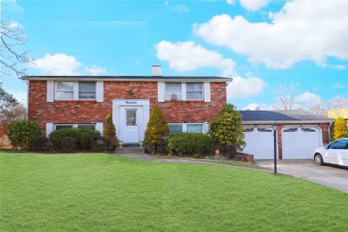 Beach Home For Sale in Stony Brook, New York