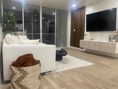 Beach Condo For Sale in Davie, Florida