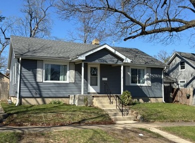 Beach Home For Sale in Michigan City, Indiana