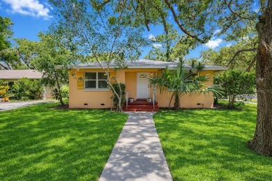 Beach Home For Sale in St. Petersburg, Florida