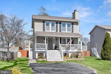 Beach Home For Sale in Pasadena, Maryland