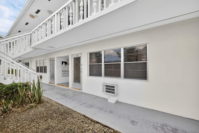 Beach Condo For Sale in West Palm Beach, Florida