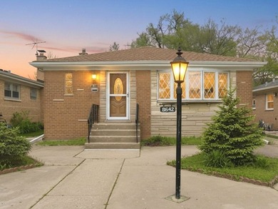 Beach Home For Sale in Skokie, Illinois
