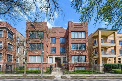 Beach Condo For Sale in Chicago, Illinois