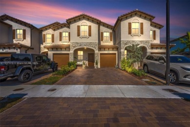 Beach Townhome/Townhouse For Sale in Miami, Florida