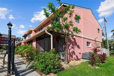 Beach Townhome/Townhouse Sale Pending in Fort Myers, Florida