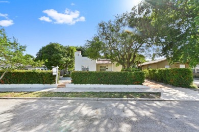 Beach Home For Sale in West Palm Beach, Florida