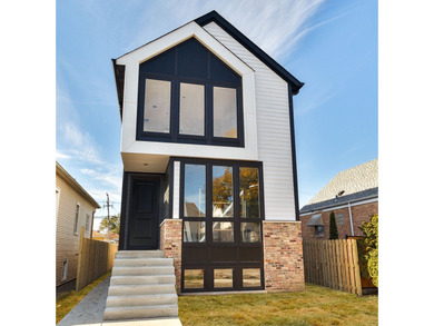 Beach Home For Sale in Chicago, Illinois