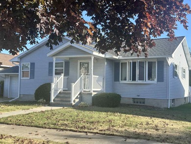 Beach Home Active Under Contract in Alpena, Michigan