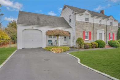 Beach Home For Sale in Sayville, New York