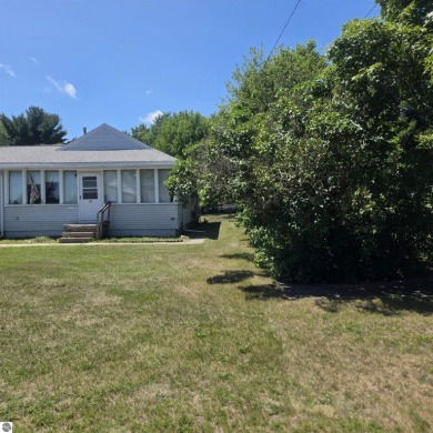 Beach Home For Sale in Oscoda, Michigan