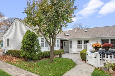 Beach Condo For Sale in Sayville, New York