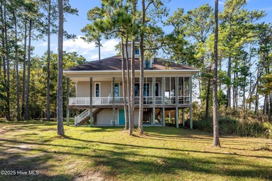 Beach Home For Sale in Oriental, North Carolina