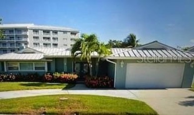 Beach Home Sale Pending in Clearwater Beach, Florida