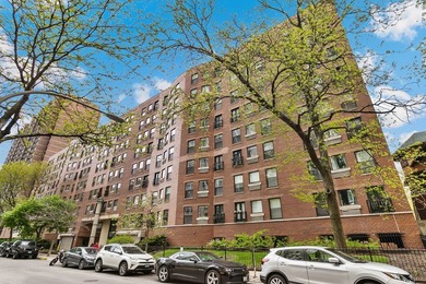 Beach Condo Active Under Contract in Chicago, Illinois